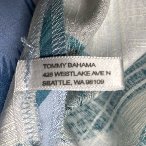 Tommy Bahama Classic Silk Camp Shirt Men’s L
Camp Tropical Dad - Picture 6 of 13